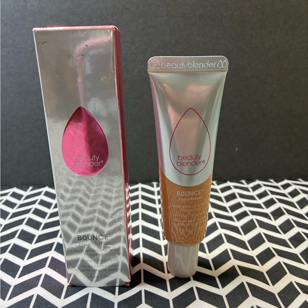 PreOwned Beautyblender Bounce Foundation